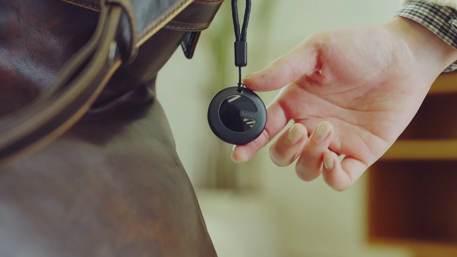 Поисковый трекер MiTag MiLi для iPhone